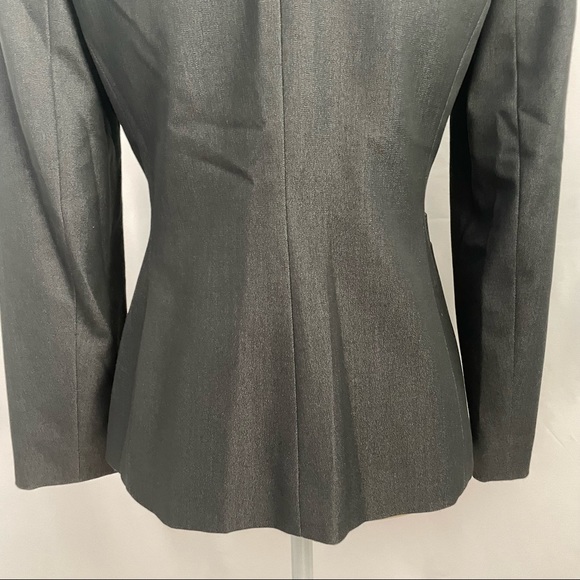 Tahari Arthur S. Levine gray blazer/jacket in a size 4P - Picture 8 of 13